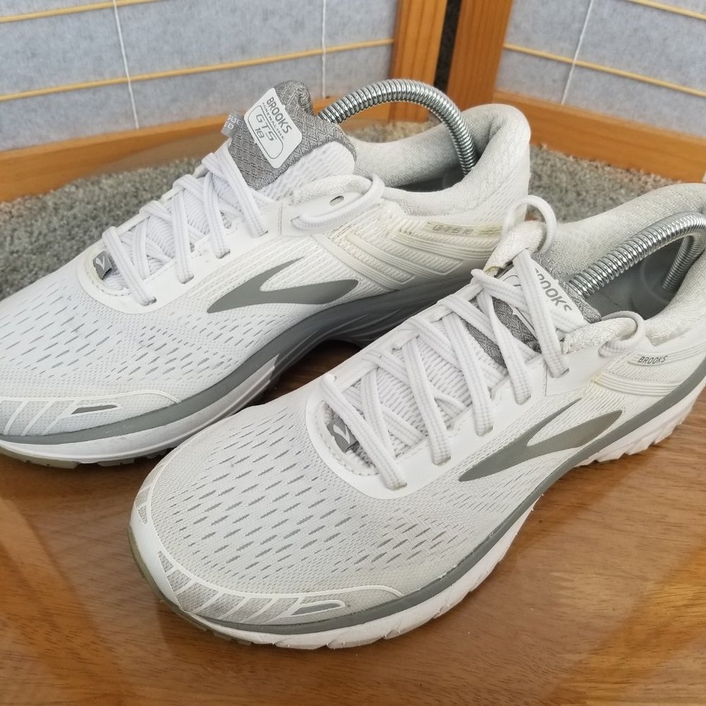 Brooks Running Shoe Adrenaline GTS 18 White Sneaker Size 10